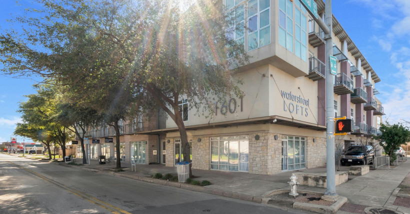 Enjoy the East Austin lifestyle in this modern loft